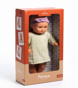Lalka Pistache 32 cm KOLEKCJA POMEA DJ07875